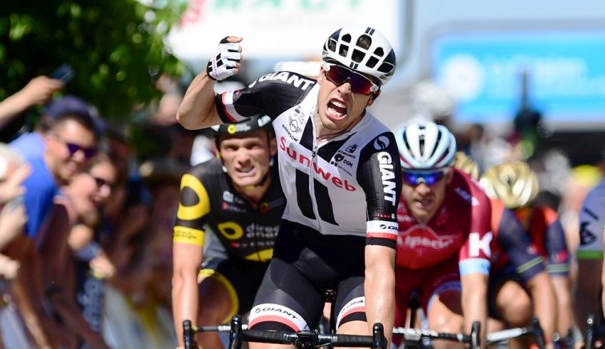 Ο Phil Bauhaus σπριντάροντας