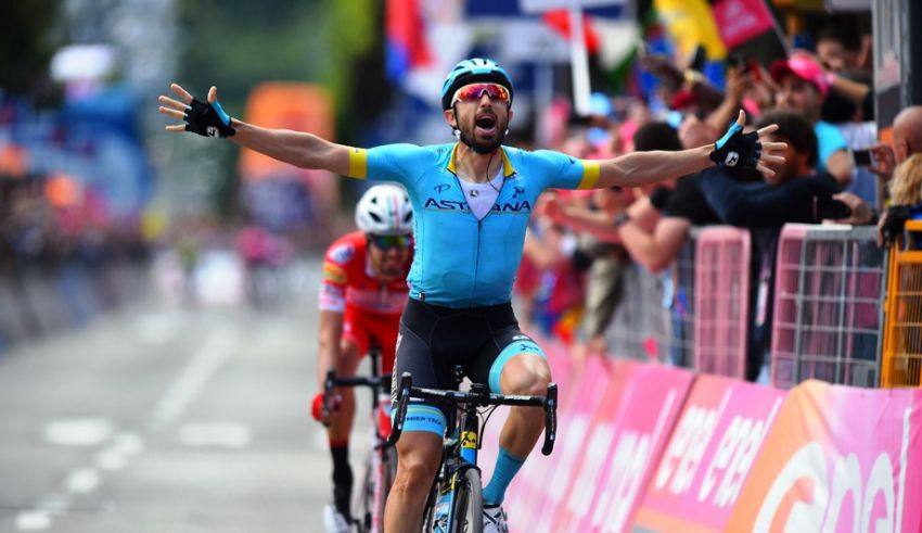 15ο εταπ – Ο Nibali κερδίζει χρόνο έναντι του Roglic λόγω πτώσης