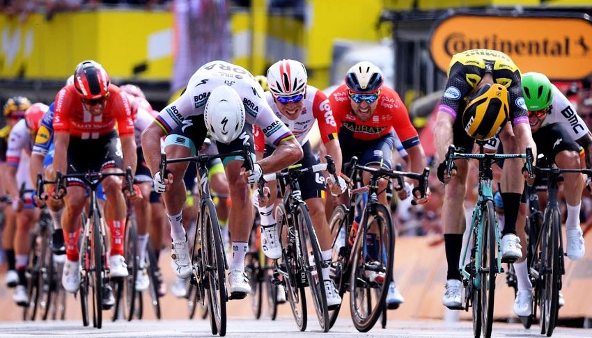 1ο εταπ – Ο Teunissen νικητής, ο Van Avermaet με την πουά φανέλα