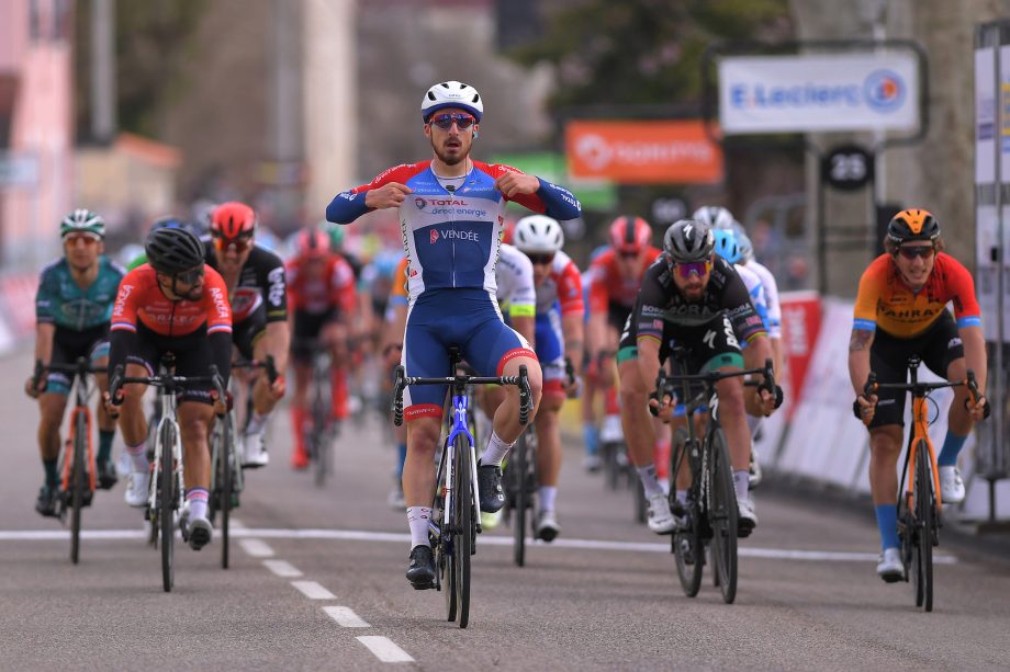 5ο εταπ – Ο Bonifazio νικά πάνω στο νήμα