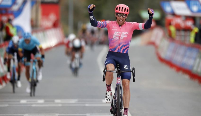 7ο εταπ – Ο Woods περνάει πρώτος τη γραμμή