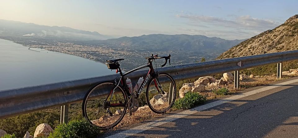 Σε ψηλό βουνό, σε ριζιμιό ...