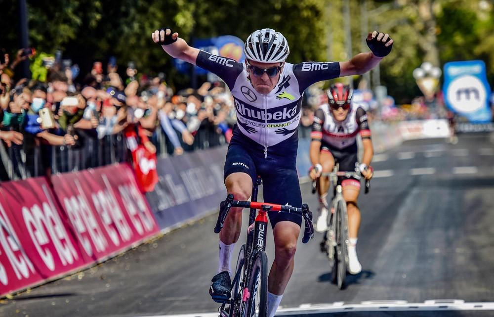 11ο εταπ – Παρθενική νίκη για τον Mauro Schmid