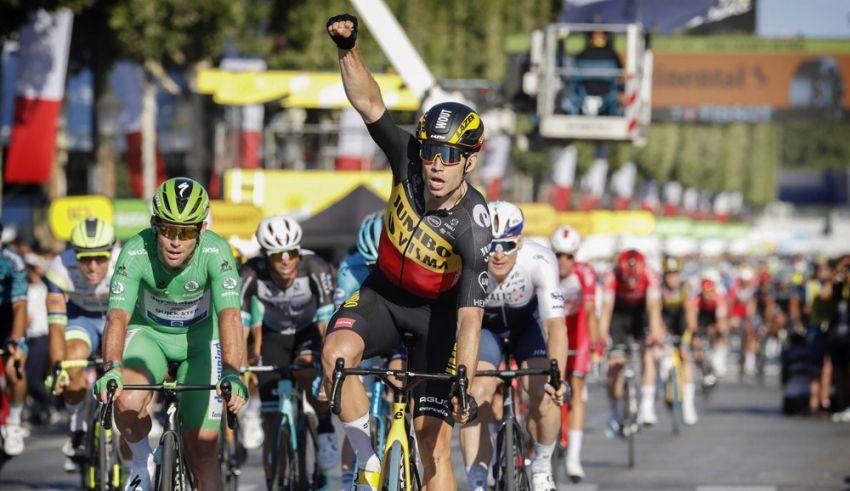 21ο εταπ – 3η νίκη στο Παρίσι για τον Wout van Aert