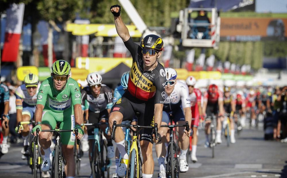 21ο εταπ – 3η νίκη στο Παρίσι για τον Wout van Aert